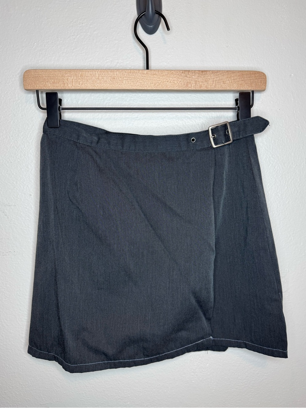 Vintage Old Navy Y2K Grey Wrap Mini Skirt Buckle Academia Officecore Preppy Goth